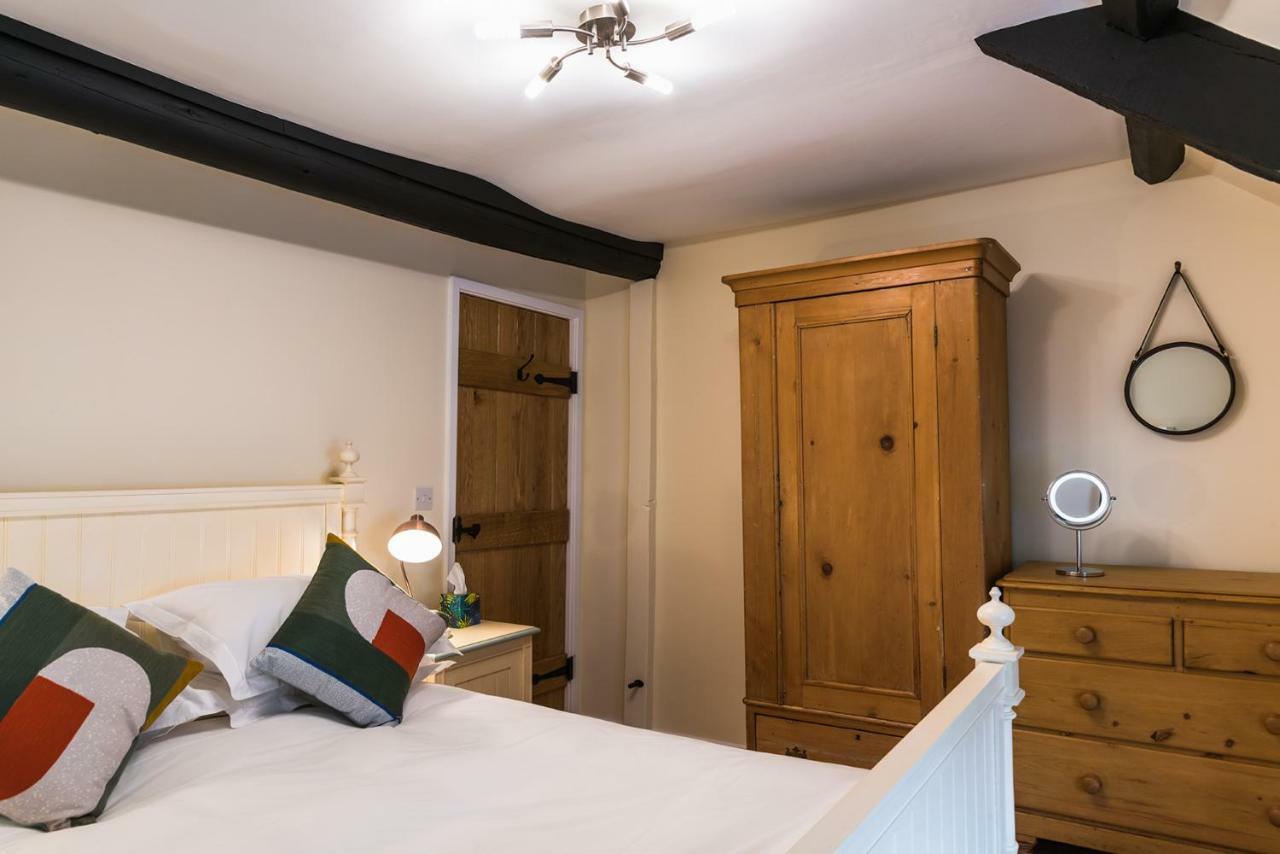 Luxury 3 Bed Flat In The Centre Of Woodstock Apartman Kültér fotó